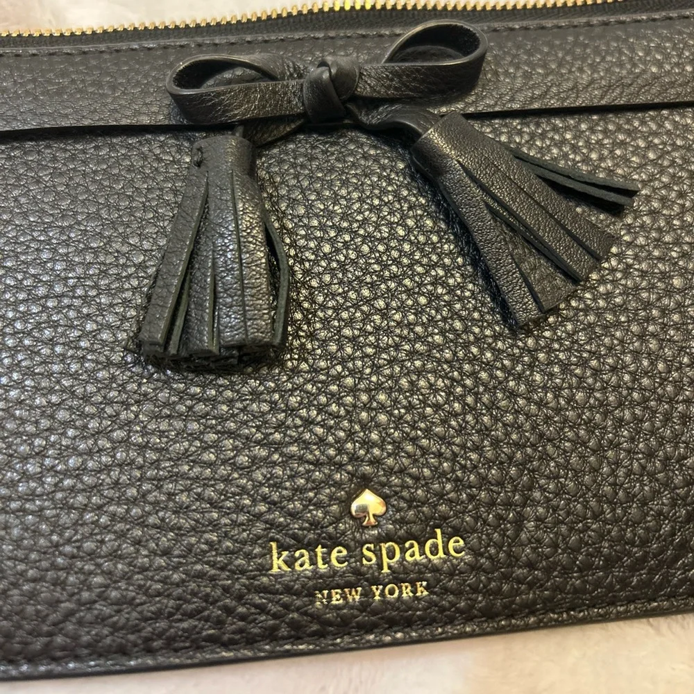 Authentic Kate Spade ♠️ Wristlet - Picture 2 of 4